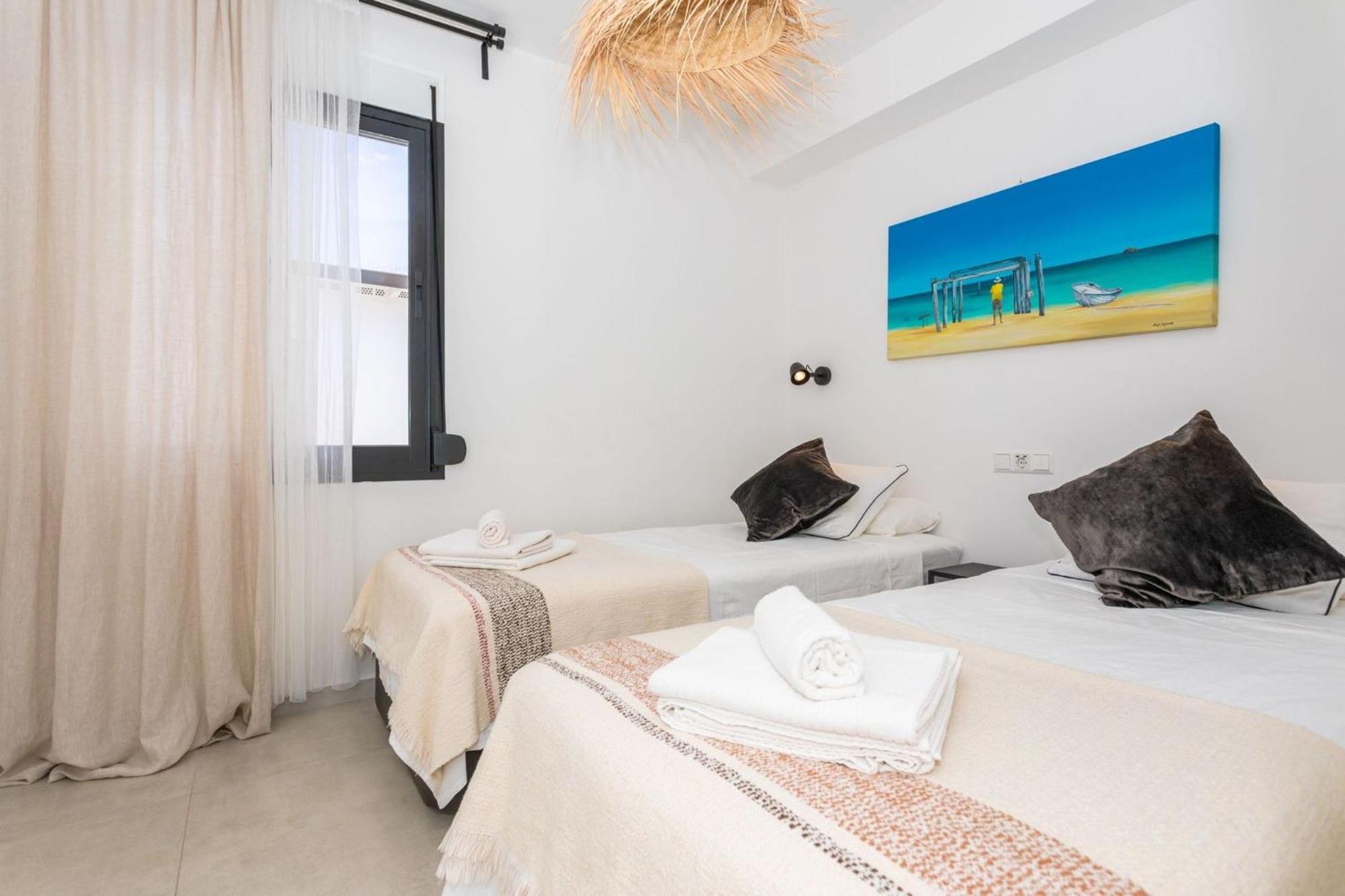 La Cala Beach Home - Beachfront Few Steps Away From Sandy Beach La Cala De Mijas Esterno foto