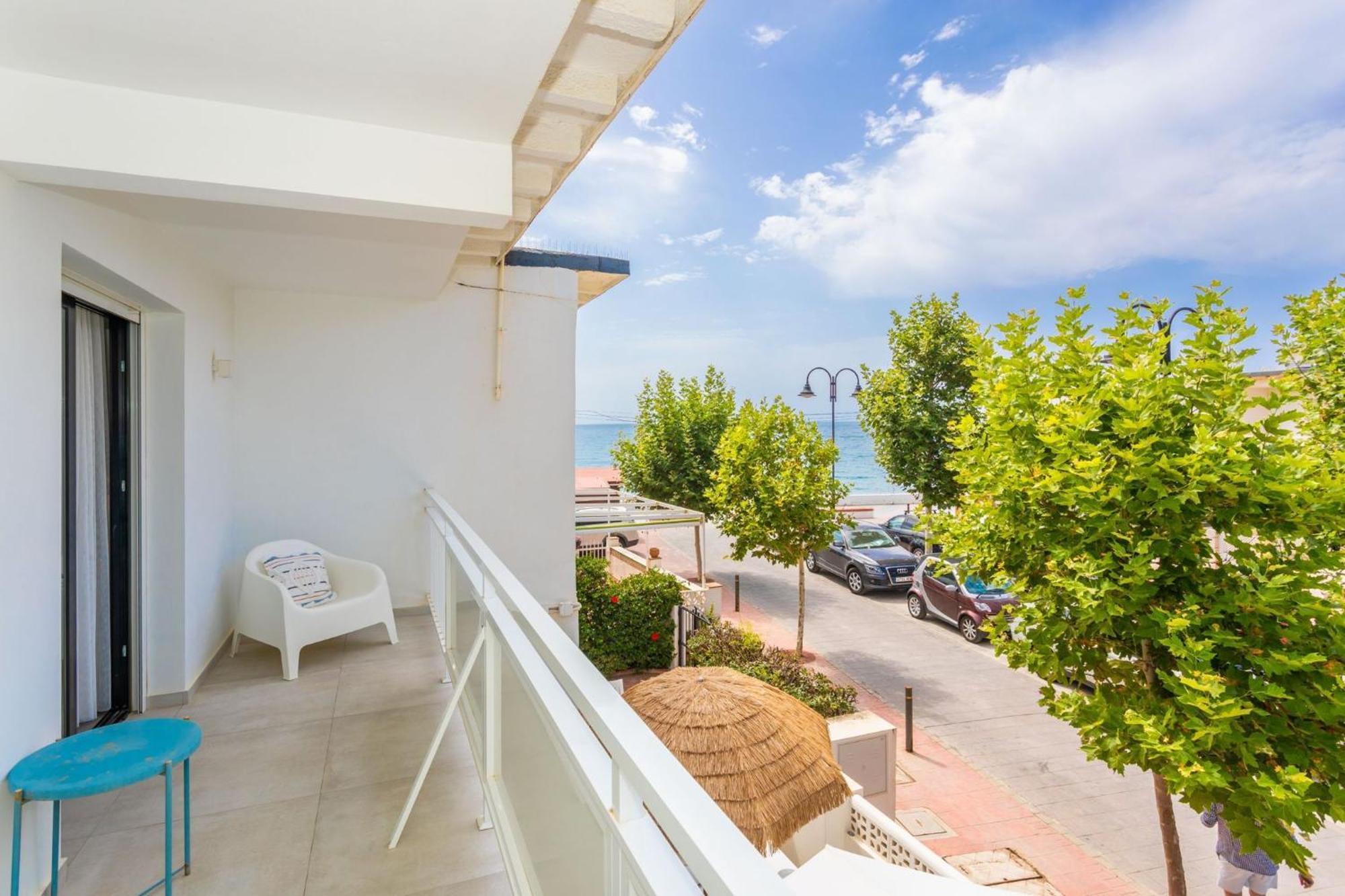 La Cala Beach Home - Beachfront Few Steps Away From Sandy Beach La Cala De Mijas Esterno foto